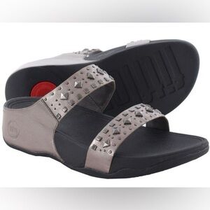 FitFlop Women's Thong Silver Slippers Size 5 US